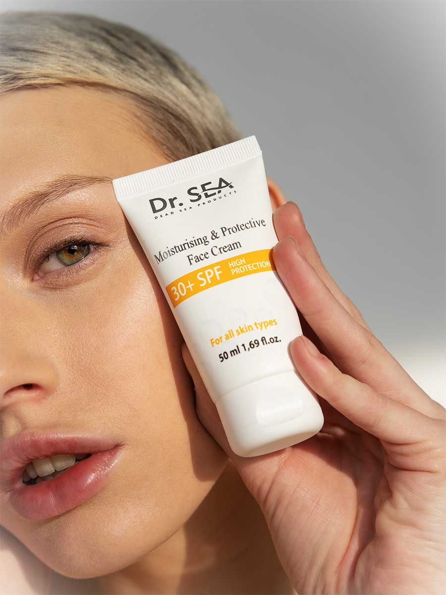 Feuchtigkeitsspendende und schützende Gesichtscreme 30+ SPF - 50 ml