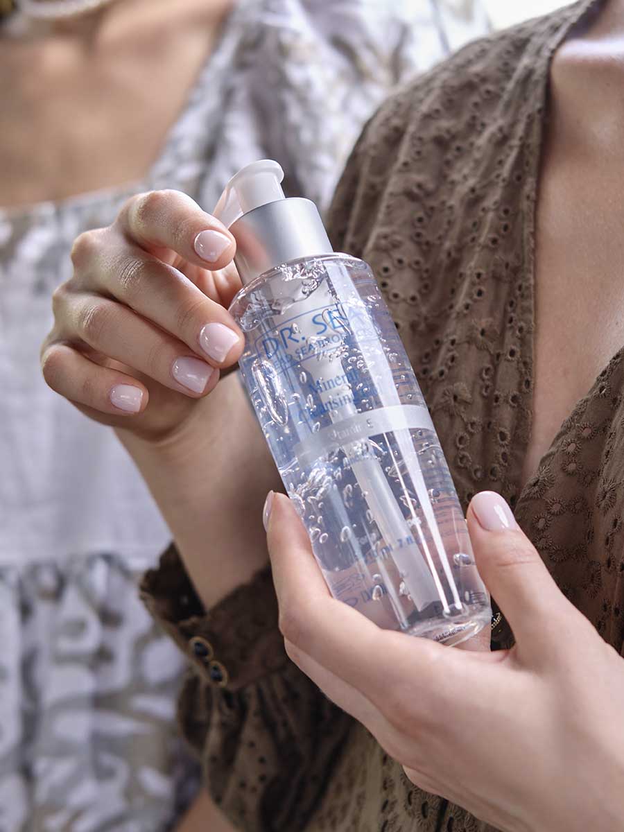 Mineral Cleansing Gel – Face & Eye Area – Vitamin E - 210 ml